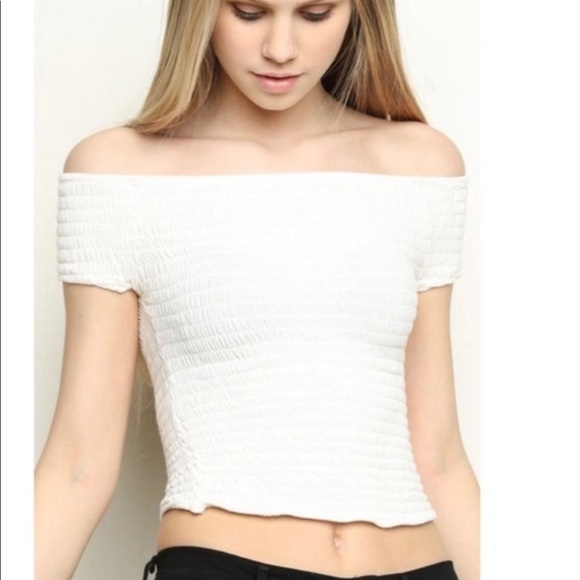 Brandy Melville off the shoulder top - Picture 1 of 3
